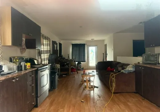 Maison à vendre - 147-149 Place du Refuge, Sainte-Adèle, J8B 2H5