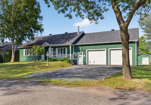 Maison à vendre - 14 Rue des Forges, Petite-Riviere-St-François, G0A 3X0