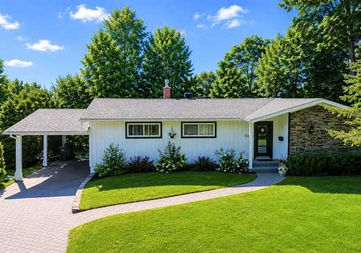 Bungalow à vendre - 2563 Rue Argenson, Les Nations, J1J1P5