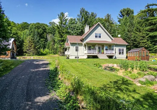 Maison à vendre - 169 Ch. Tamaracouta, Saint-Sauveur, J0R 1A0