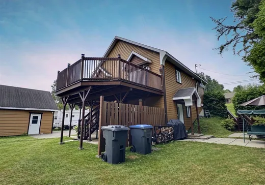 Maison à vendre - 1636 Rue Principale, Pohénégamook, G0L 1J0