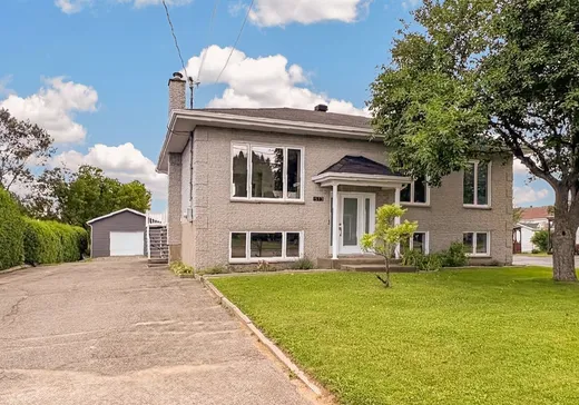 Bungalow à vendre - 1573 Av. Principale, Saint-Marc-des-Carrières, G0A4B0