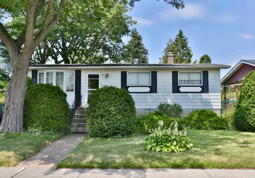 Maison à étages à vendre - 401 Rue Desjardins, Longueuil, J4L2T3