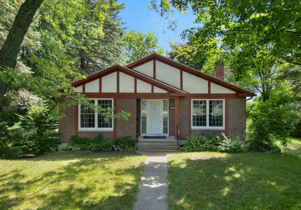 540 Rue Élisabeth — photo 1