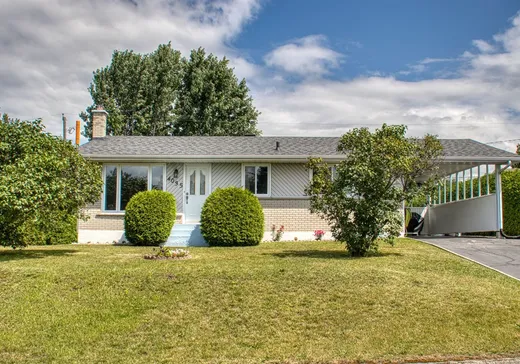 Bungalow à vendre - 4035 Rue de la Prairie, Les Nations, J1L1L3