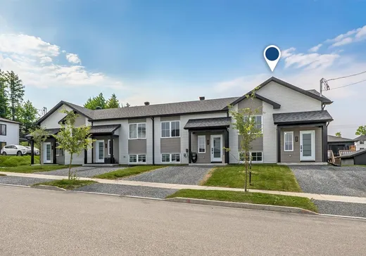 Bungalow à vendre - 840 Rue des Paillettes-d'Or, Les Nations, J1H0M2