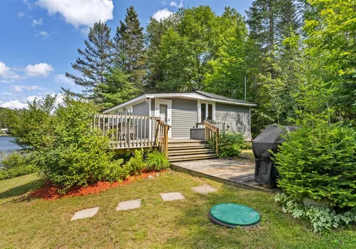 Bungalow à vendre - 423 Ch. Pontbriand, Lac des Loups, J0X3K0