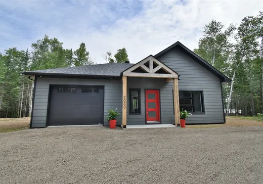 House for sale - 2030 Ch. du Lac-Rouge, St-Didace, J0K 2G0