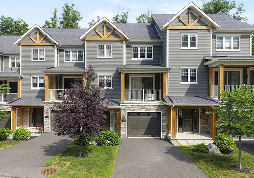 Maison à vendre - 218 Rue du Cercle-des-Cantons, Bromont, J2L 0R3