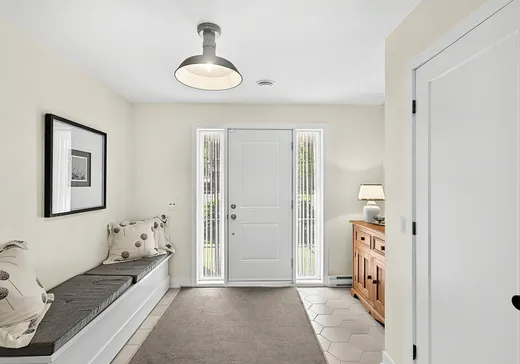 Maison à vendre - 218 Rue du Cercle-des-Cantons, Bromont, J2L 0R3