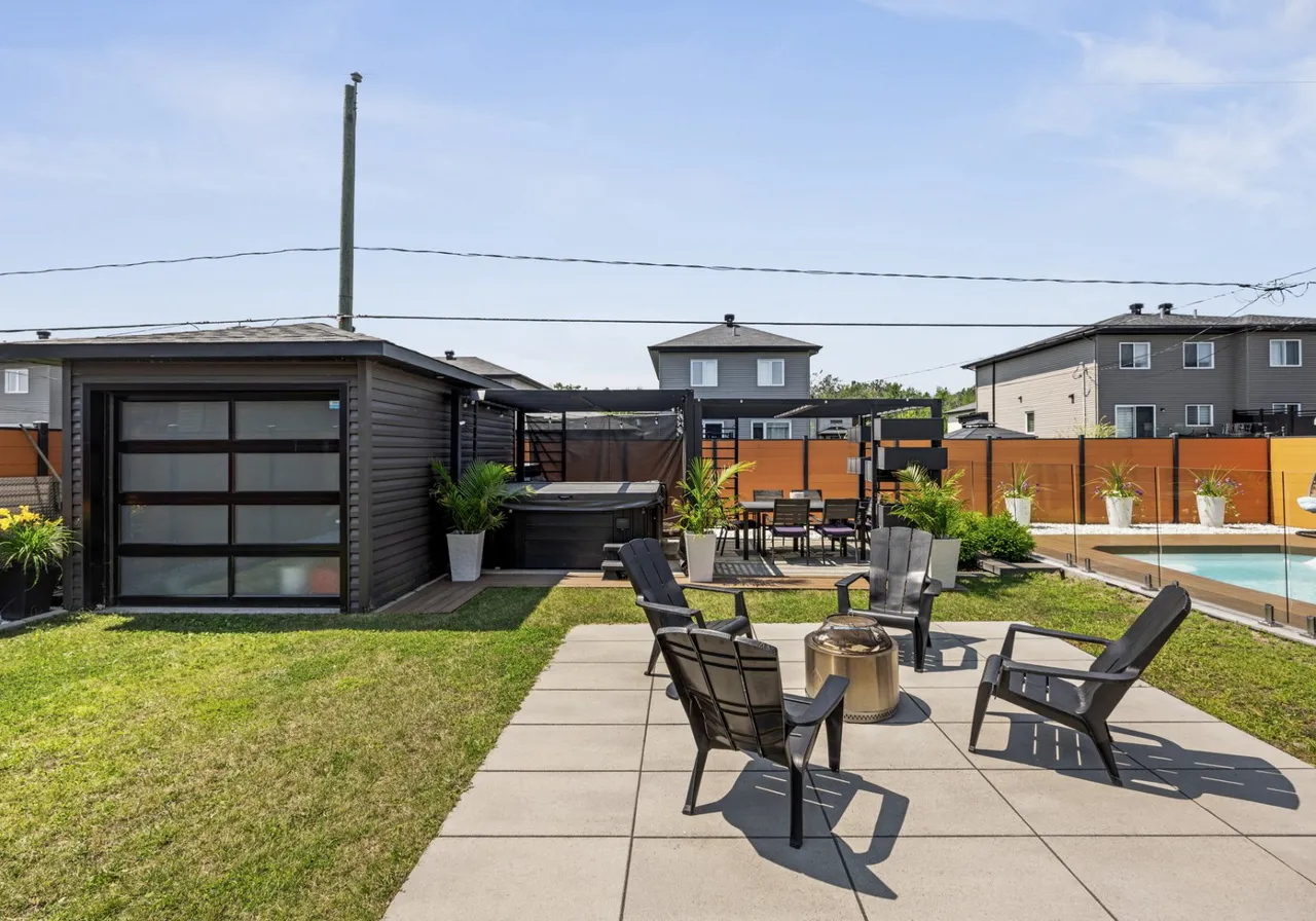 131 3e Avenue — photo 3