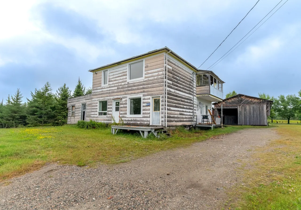 698 Ch. Castagnier — photo 1