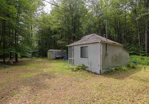Maison à vendre - 147 1re Rue, Saint-Félix-de-Kingsey, J0B 2T0