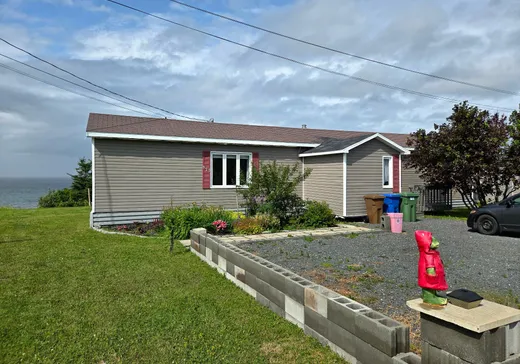 Maison à étages à vendre - 977 Route Mantane, Matane, G4W4C5