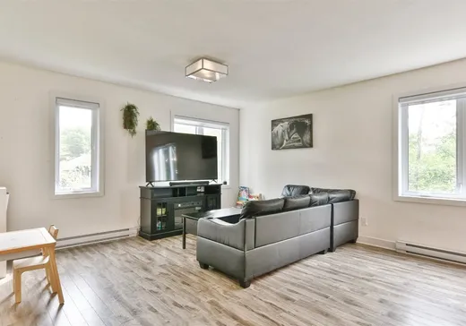 Maison à vendre - 88 Rue de l'Affluent, St-Hippolyte, J8A 0G5
