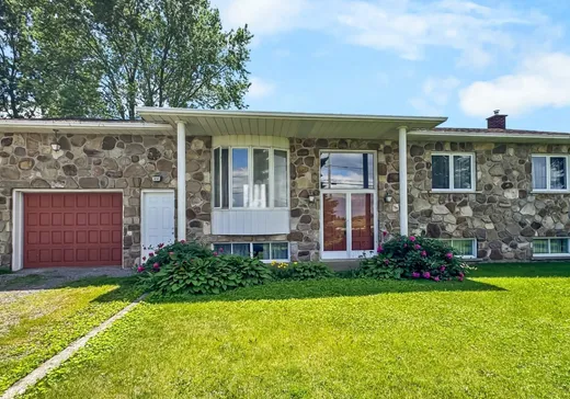 Maison à vendre - 858 Rue de l'Église, Saint-Rémi, J0L 2L0