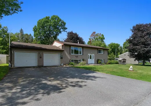 House for sale - 838 Rue Vanier, Bryson, J0X 1H0