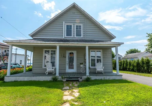 Two or more stories for sale - 1026 Rue Notre-Dame, Champlain, G0X1C0