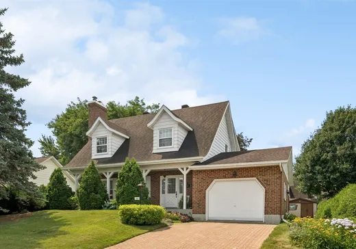 Two or more stories for sale - 2525 Av. T.-D.-Bouchard, Saint-Hyacinthe, J2R7N9