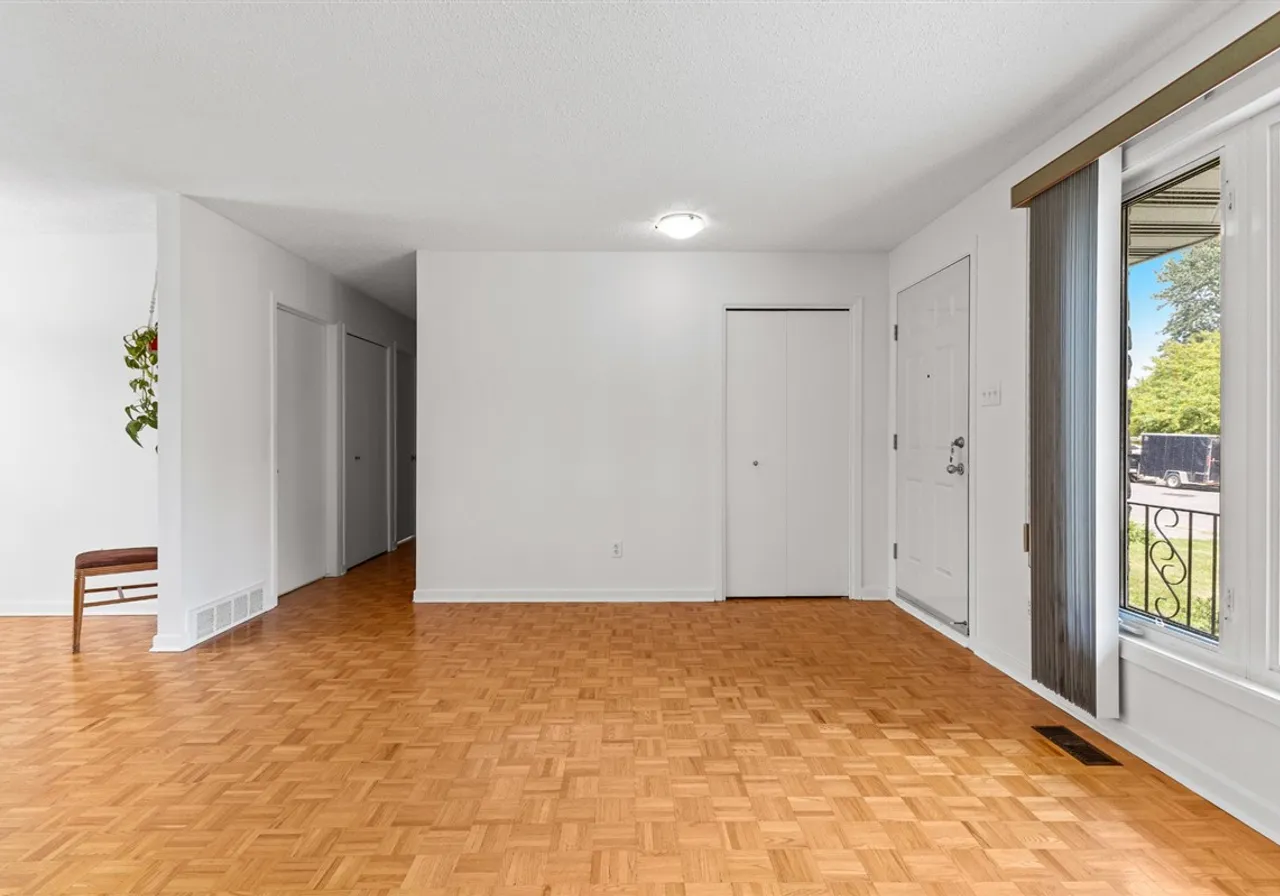23 Rue Bérubé — photo 3