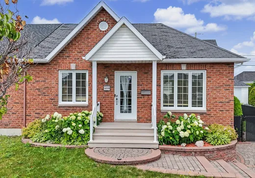 Maison à étages à vendre - 400 Av. Belzile, Rimouski, G5M1X9