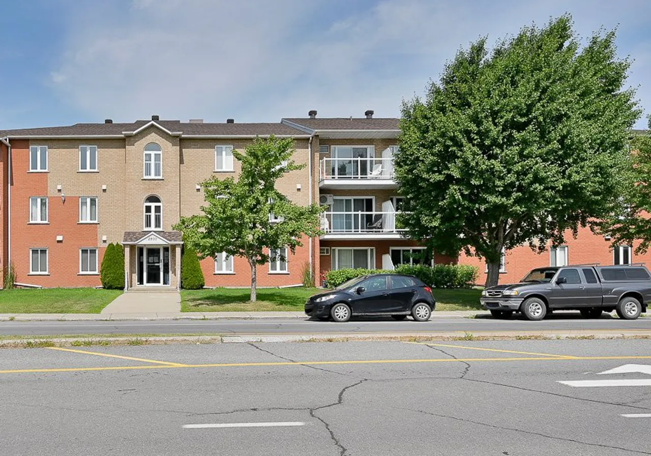 2500 Boul. Jacques-Marcil — photo 1