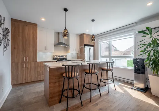 Maison à vendre - 3910Z-3912Z Rue du Collège, St-Hubert, J3Y 5S3
