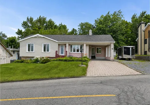 House for sale - 2 Rue Langelier, Sainte-Anne-des-Monts, G4V 2E9