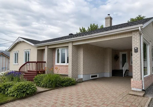 House for sale - 2 Rue Langelier, Sainte-Anne-des-Monts, G4V 2E9