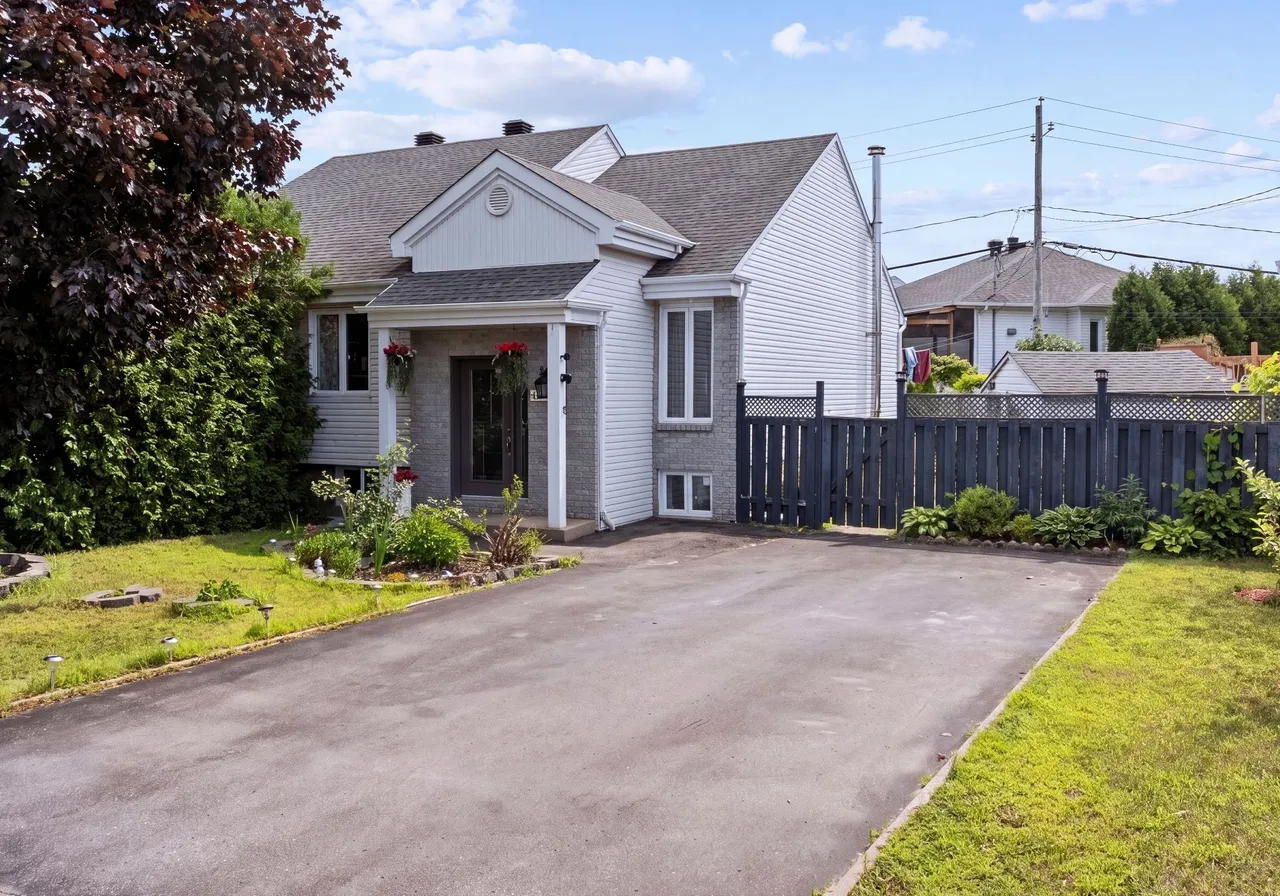 2745 Rue de l'Hortensia — photo 1