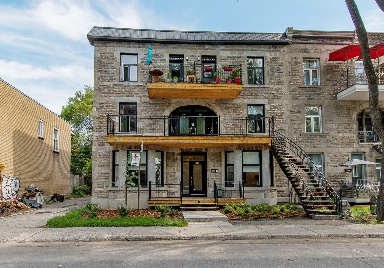 1681 Rue Viau — photo 1