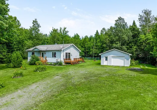 Maison à vendre - 2915 Ch. St-Léon, Lac-Mégantic, G0Y 1E1