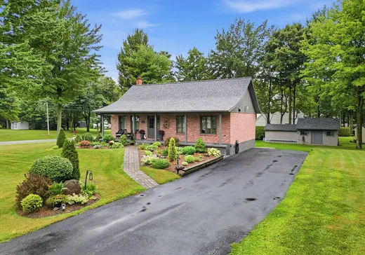 Bungalow for sale - 146 Rue des Bouleaux, Granby, J2J1Z5