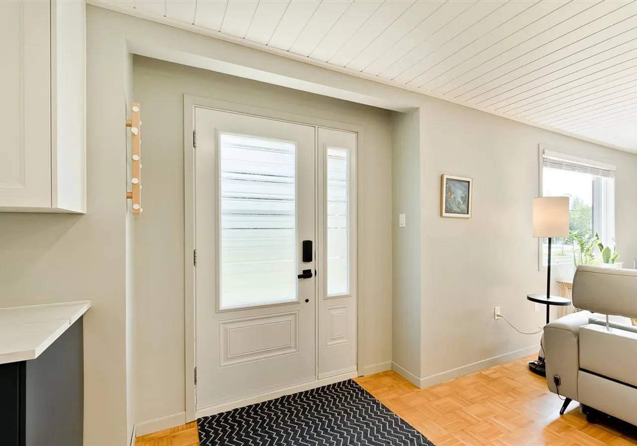 415 Ch. Aylmer — photo 2