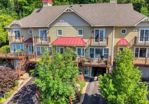 Maison à étages à vendre - 335Z Ch. des Sorbiers, Saint-Sauveur, J0R1K0