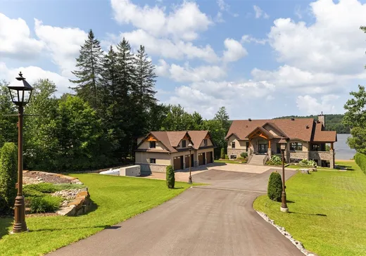 Two or more stories for sale - 1830-A Ch. du Tour-du-Lac, Lac-Des-Plages, J0T1K0