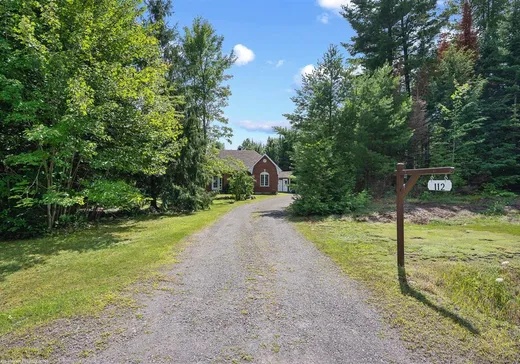 Maison à vendre - 112 Rue Jacques, Saint-Colomban, J5K 1G2