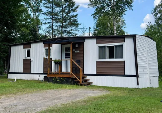 Maison mobile à vendre - 20 Rue Labonté, Mont-Tremblant, J8E3C3