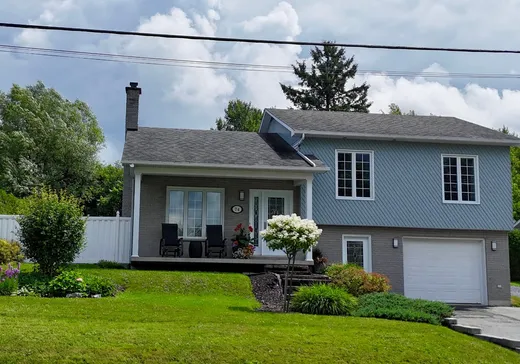 Maison à étages à vendre - 74 Rue Westgate, East Angus, J0B1R0