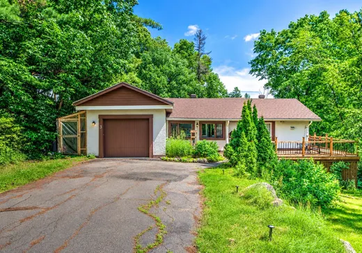 Maison à étages à vendre - 3 1re rue du Mont-Suisse, Saint-Sauveur, J0R1R2