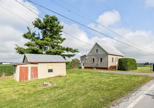 Un étage et demi à vendre - 315 11e Rang, Sainte-Sabine, J0J2B0