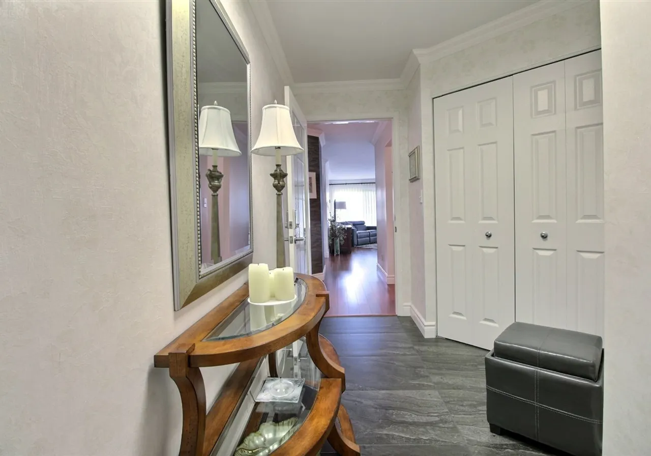 2535 Rue Prospect, App. 105 — photo 3