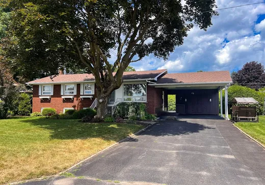 Bungalow à vendre - 2 Rue Kirouac, Victoriaville, G6P5R1