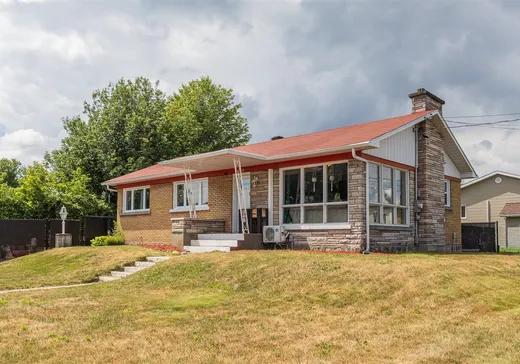 House for sale - 249 Rue St-Alphonse, Drummondville, J2B 6N4