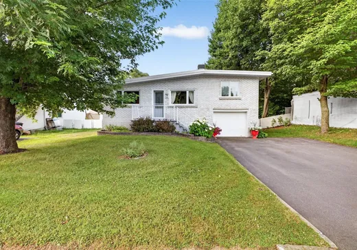 Split-level for sale - 13 Rue St-Sauveur, Ste-Anne-De-Sorel, J3P5L9