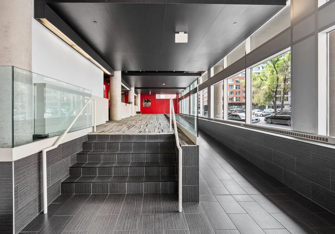 630 Rue William — photo 3
