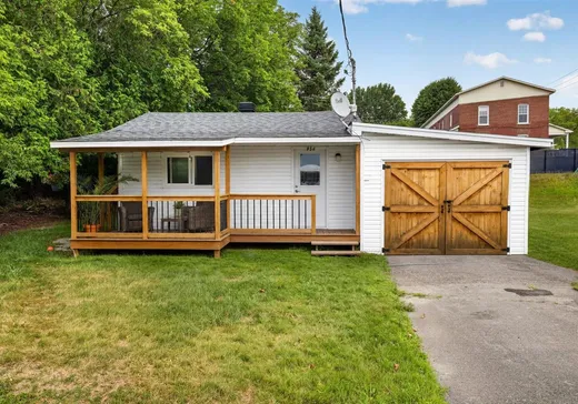 Bungalow à vendre - 856 Rue Principale N., Pointe-Claire (Île de Montréal), J0B2H0