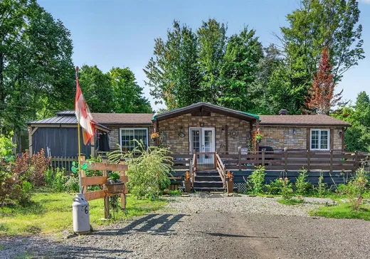 Bungalow à vendre - 6 Rue des Pensées, Gore, J0V1K0