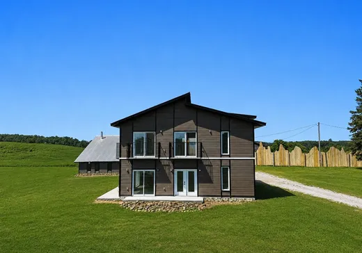 Maison à étages à vendre - 335 Ch. Marks, Gracefield, J0X1W0