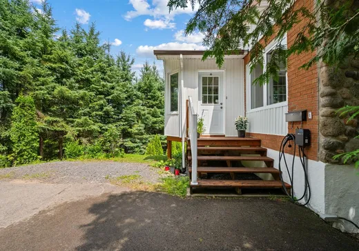 House for sale - 1 Place Desjardins, Sainte-Agathe-des-Monts, J8C 3G9